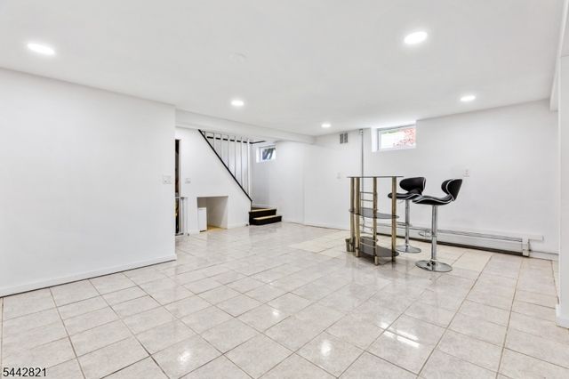800 N Washington Ave, Dunellen Boro, NJ 08812