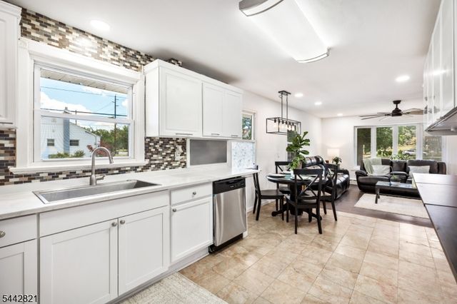 800 N Washington Ave, Dunellen Boro, NJ 08812