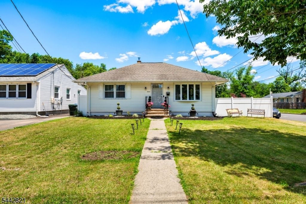 800 N Washington Ave, Dunellen Boro, NJ 08812