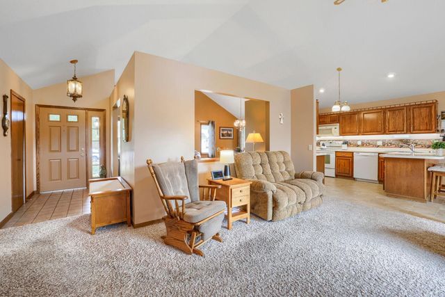 1411 Ridgewood Court, Hastings, MN 55033