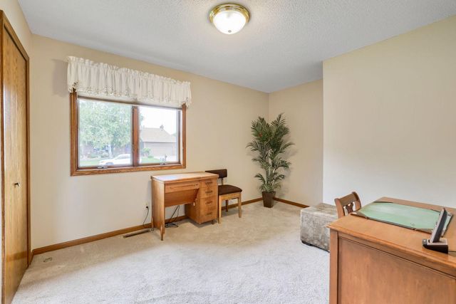 1411 Ridgewood Court, Hastings, MN 55033
