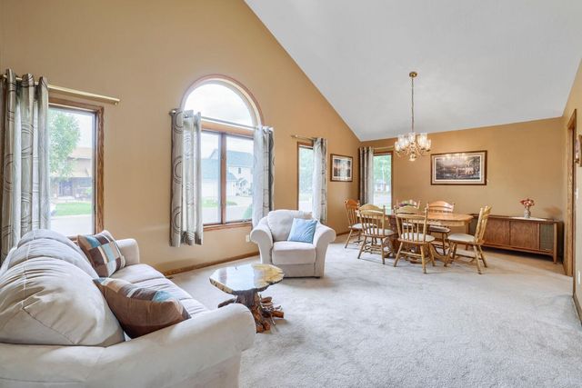 1411 Ridgewood Court, Hastings, MN 55033