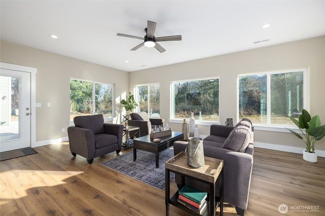 8127 Coyote Springs Lane, Sedro Woolley, WA 98284