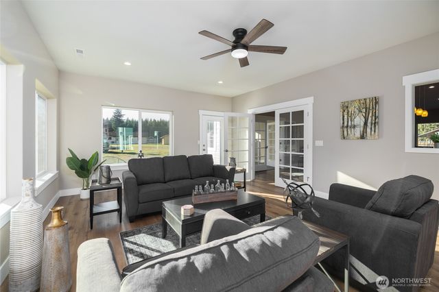 8127 Coyote Springs Lane, Sedro Woolley, WA 98284