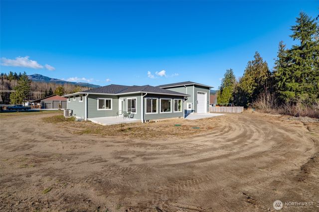 8127 Coyote Springs Lane, Sedro Woolley, WA 98284