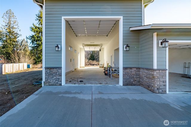 8127 Coyote Springs Lane, Sedro Woolley, WA 98284