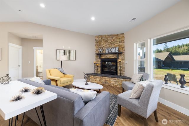 8127 Coyote Springs Lane, Sedro Woolley, WA 98284