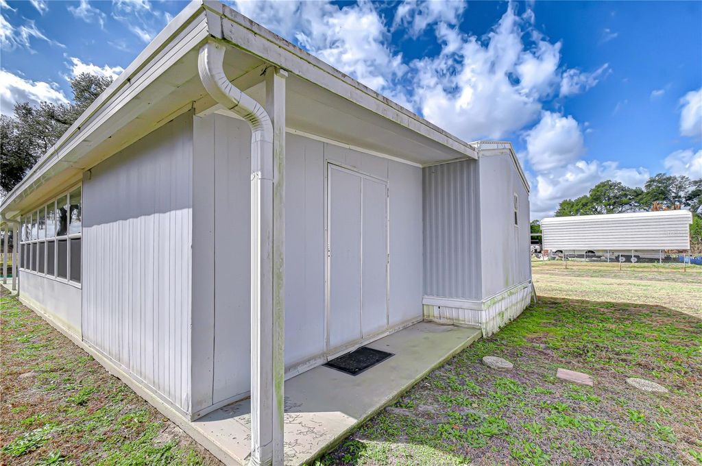 Image 13 of property listing at 36305 SUNSHINE ROAD, Zephyrhills, FL 33541