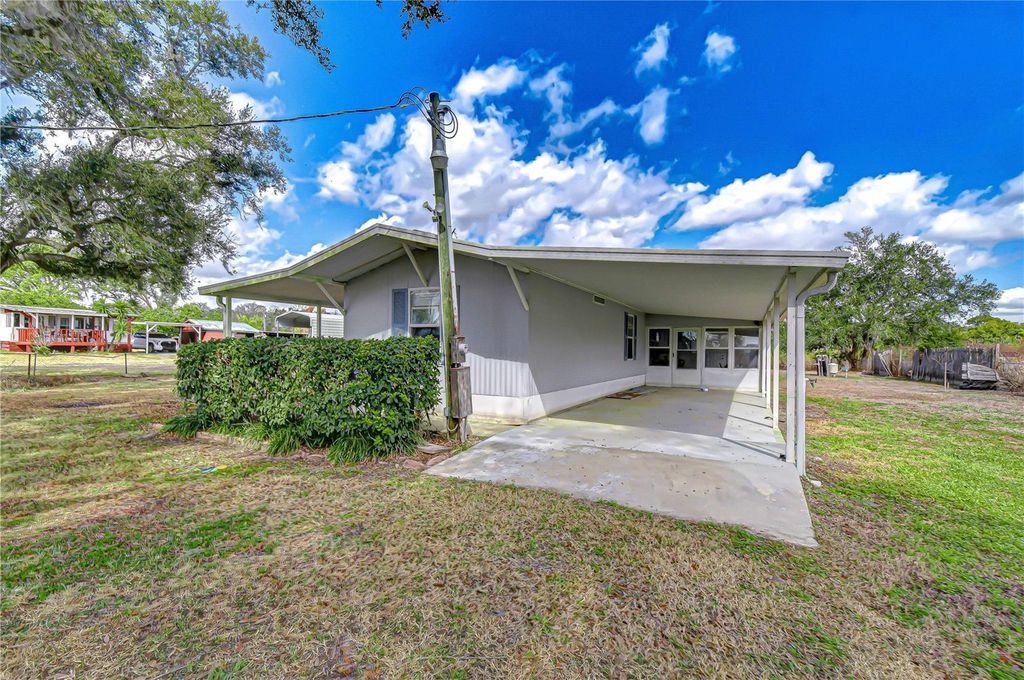Image 20 of property listing at 36305 SUNSHINE ROAD, Zephyrhills, FL 33541