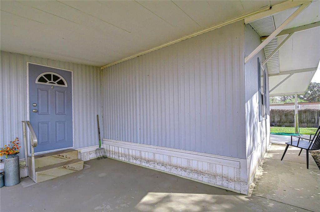 Image 21 of property listing at 36305 SUNSHINE ROAD, Zephyrhills, FL 33541