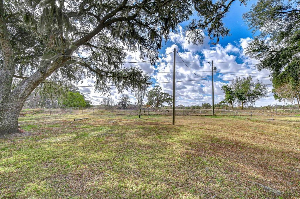Image 23 of property listing at 36305 SUNSHINE ROAD, Zephyrhills, FL 33541