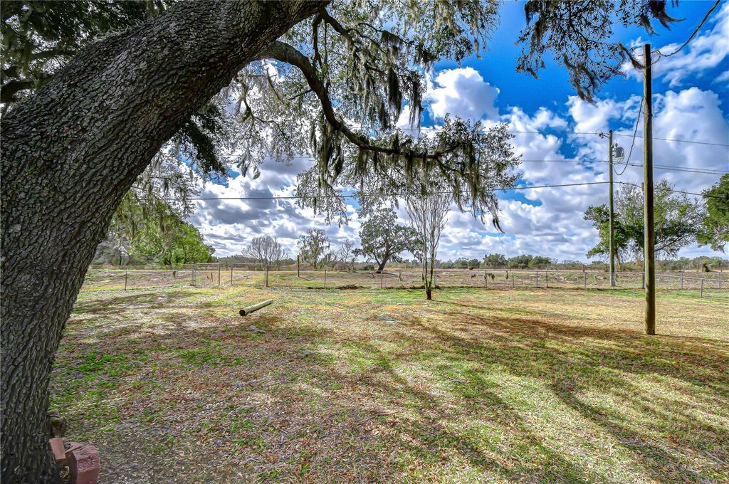 Image 24 of property listing at 36305 SUNSHINE ROAD, Zephyrhills, FL 33541
