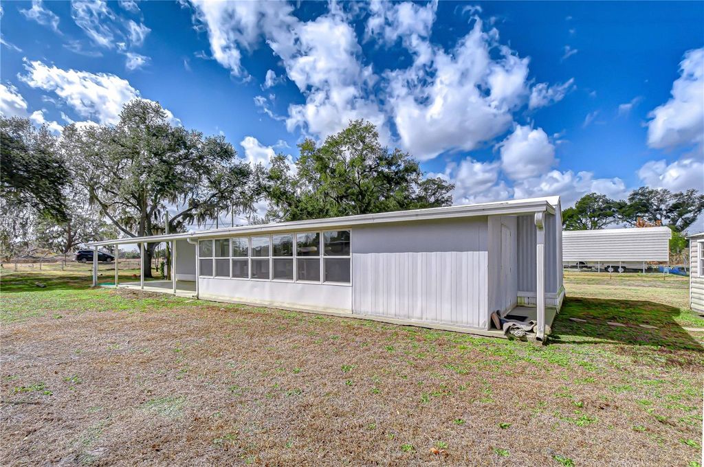 Image 10 of property listing at 36305 SUNSHINE ROAD, Zephyrhills, FL 33541