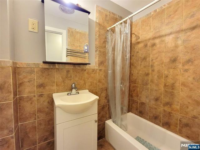 423 2nd Street 1, Jersey City, NJ 07302