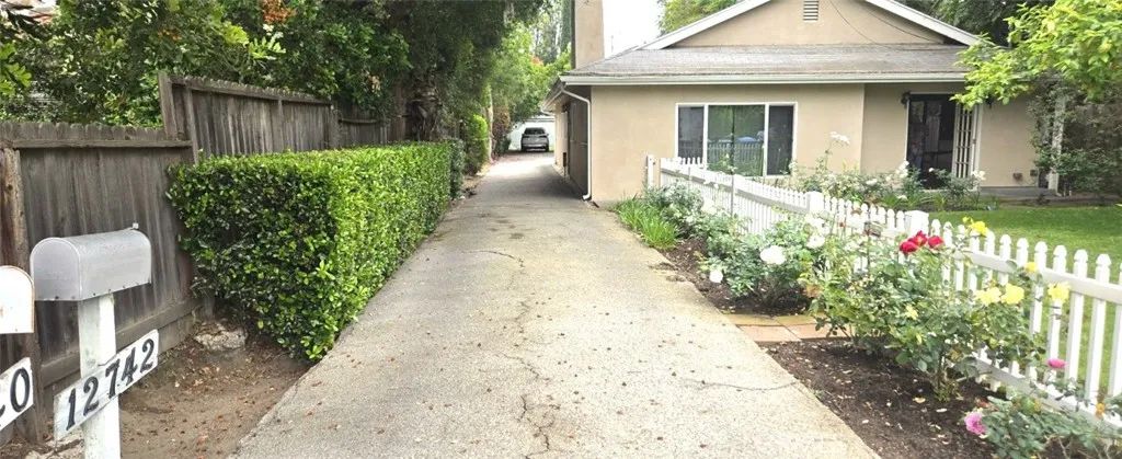 12740 Landale Street, Studio City, CA 91604