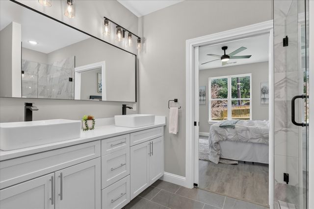 806 Premier, Grand Prairie, TX 75051