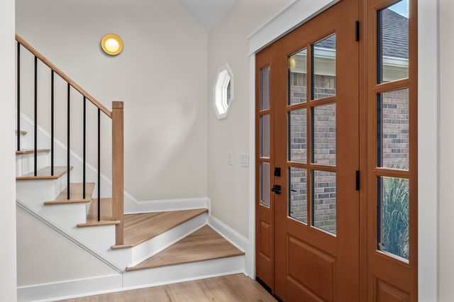 204 Breakwater Dr, Hendersonville, TN 37075