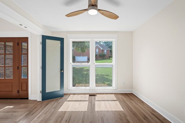 204 Breakwater Dr, Hendersonville, TN 37075