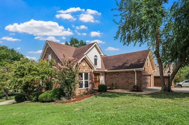 204 Breakwater Dr, Hendersonville, TN 37075