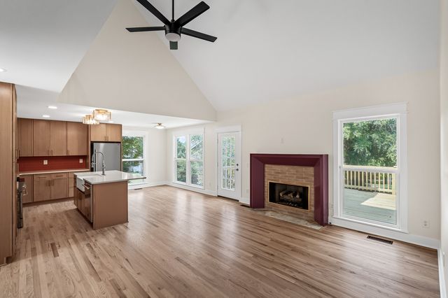204 Breakwater Dr, Hendersonville, TN 37075