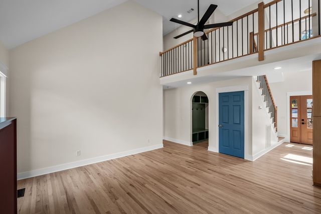 204 Breakwater Dr, Hendersonville, TN 37075