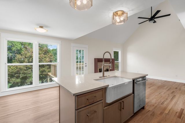 204 Breakwater Dr, Hendersonville, TN 37075