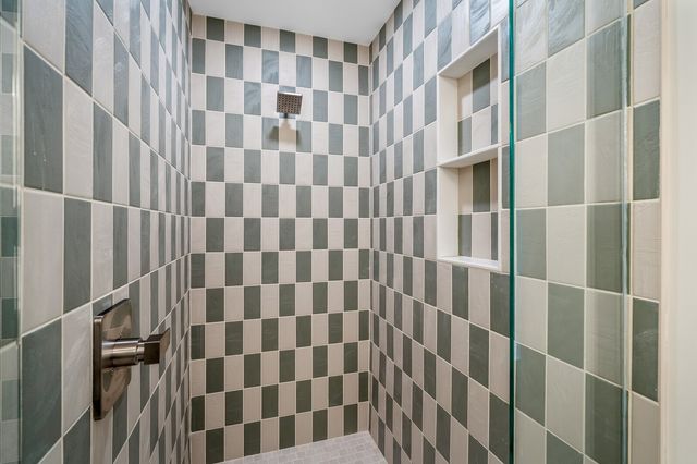 204 Breakwater Dr, Hendersonville, TN 37075