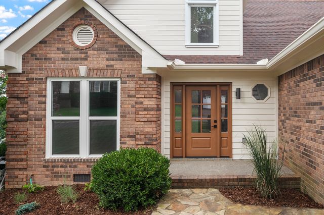 204 Breakwater Dr, Hendersonville, TN 37075