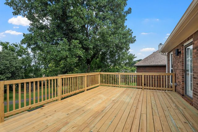 204 Breakwater Dr, Hendersonville, TN 37075