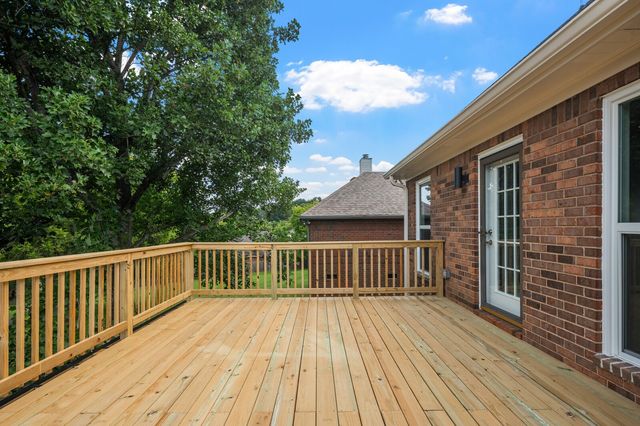 204 Breakwater Dr, Hendersonville, TN 37075