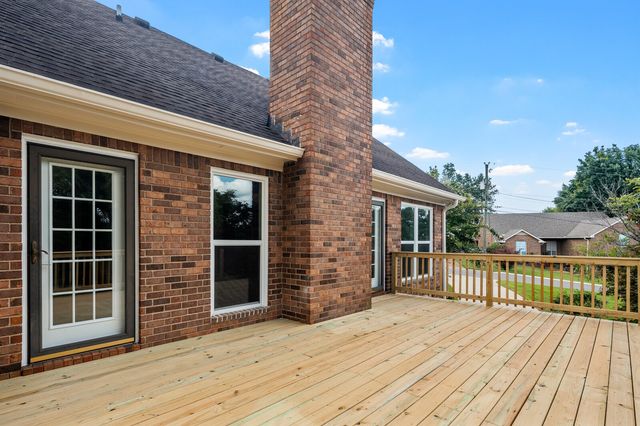204 Breakwater Dr, Hendersonville, TN 37075
