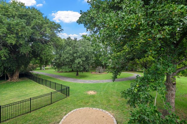204 Breakwater Dr, Hendersonville, TN 37075