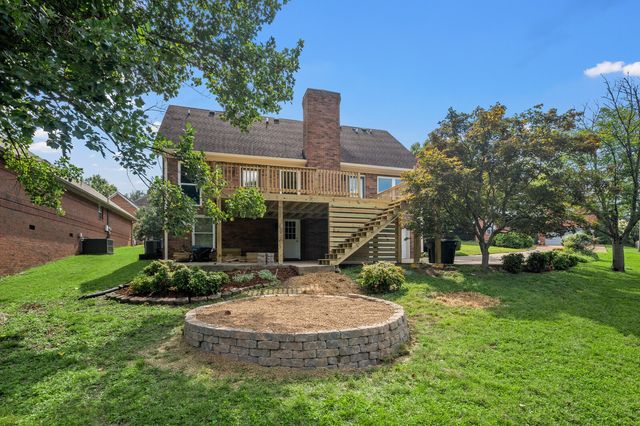 204 Breakwater Dr, Hendersonville, TN 37075