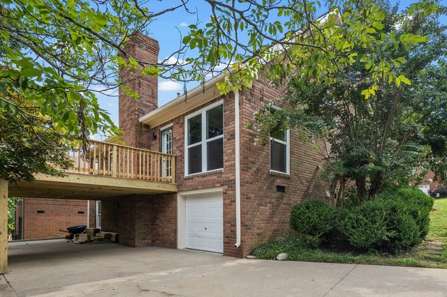 204 Breakwater Dr, Hendersonville, TN 37075
