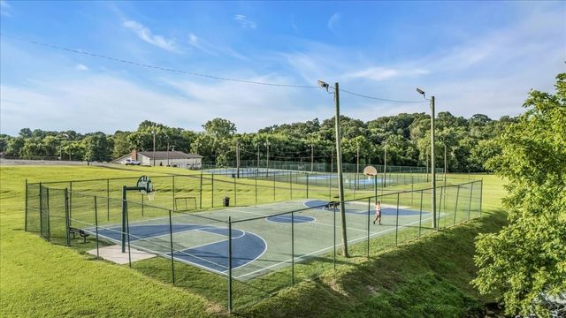 204 Breakwater Dr, Hendersonville, TN 37075