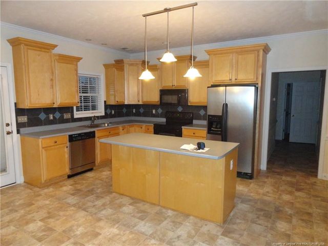 1107 Thistle Gold Drive, Hope Mills, NC 28348