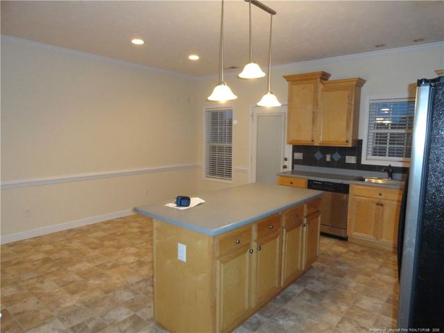 1107 Thistle Gold Drive, Hope Mills, NC 28348