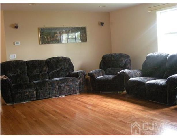 316 VENTNOR Court, Piscataway, NJ 08854