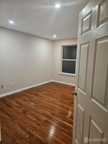 316 VENTNOR Court, Piscataway, NJ 08854