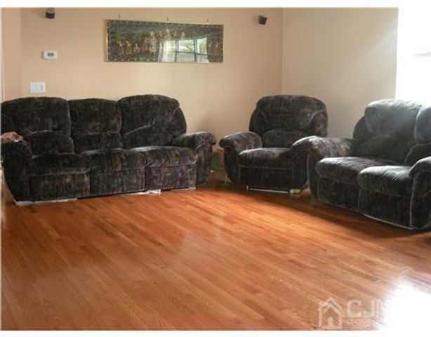 316 VENTNOR Court, Piscataway, NJ 08854