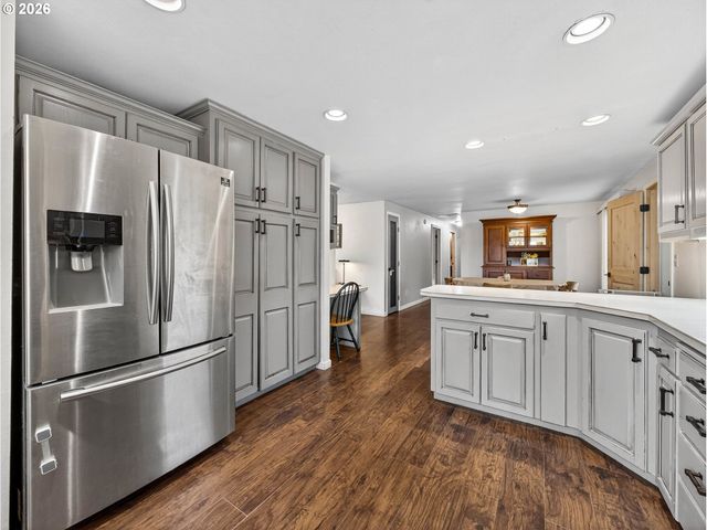 20337 S LELAND Rd, Oregon City, OR 97045