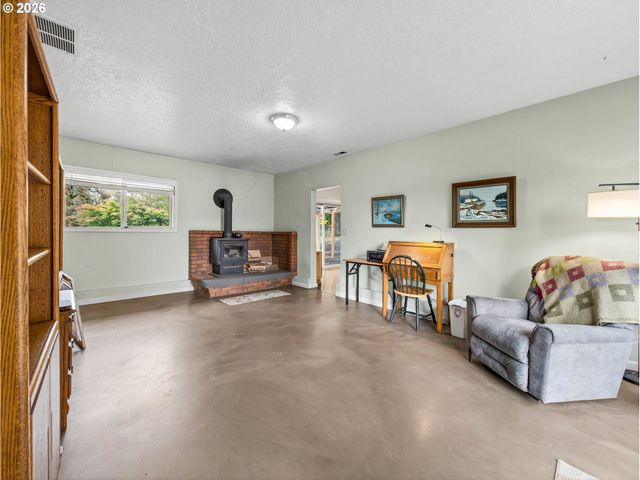 20337 S LELAND Rd, Oregon City, OR 97045