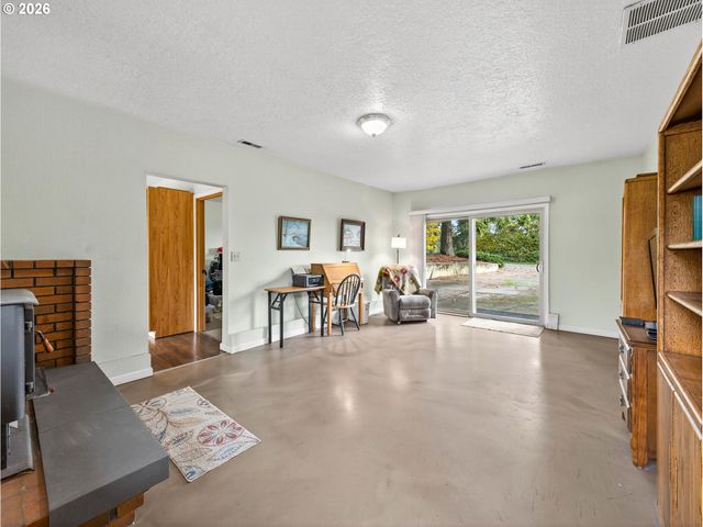 20337 S LELAND Rd, Oregon City, OR 97045