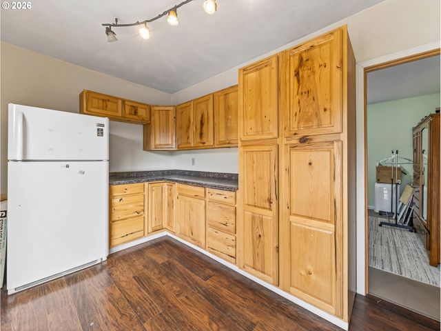 20337 S LELAND Rd, Oregon City, OR 97045