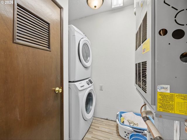 20337 S LELAND Rd, Oregon City, OR 97045