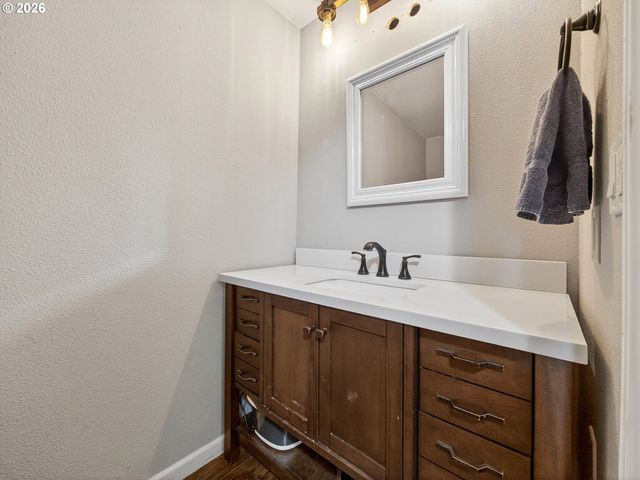 20337 S LELAND Rd, Oregon City, OR 97045