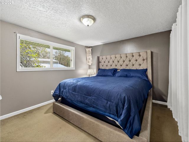 20337 S LELAND Rd, Oregon City, OR 97045