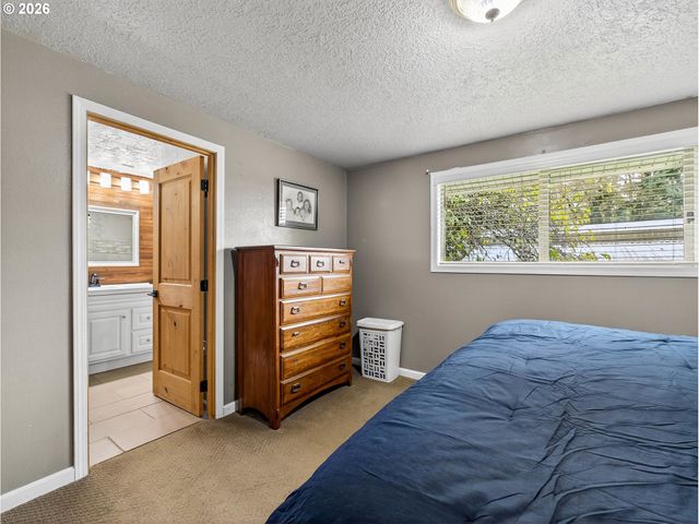 20337 S LELAND Rd, Oregon City, OR 97045