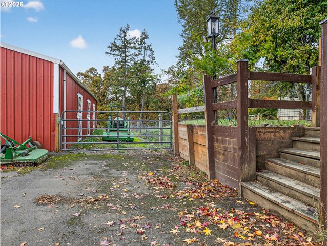 20337 S LELAND Rd, Oregon City, OR 97045