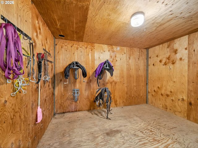 20337 S LELAND Rd, Oregon City, OR 97045